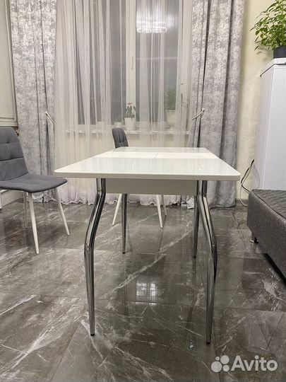 Кухонный стол