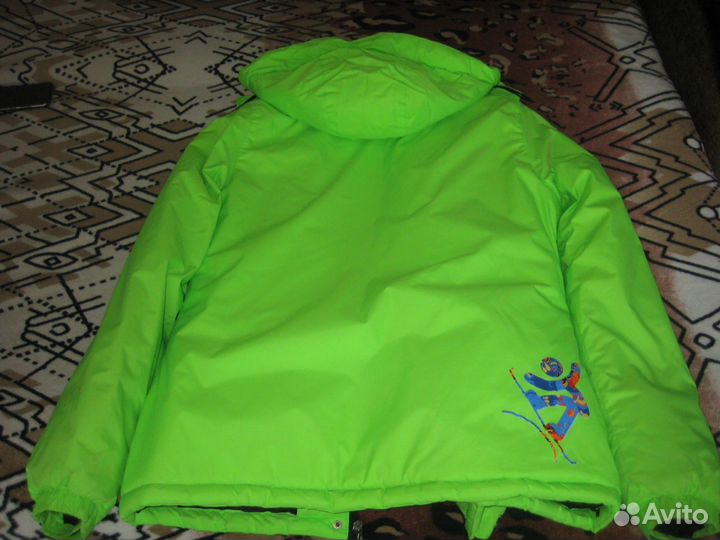 Горнолыжная женская куртка