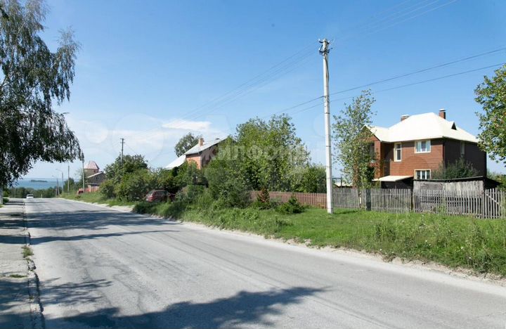 Коттедж 200 м² на участке 10 сот.