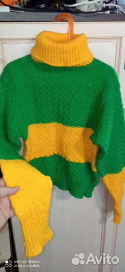 Свитер новый самовязаный