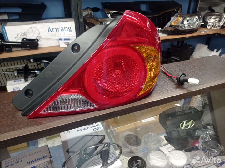 Фонарь задний правый Kia Spectra