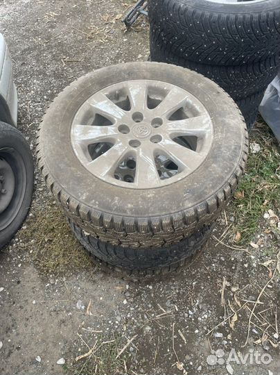 R16 Nokian Tyres Hakkapeliitta 5 215/60, PCD 5x114.3 DIA 38