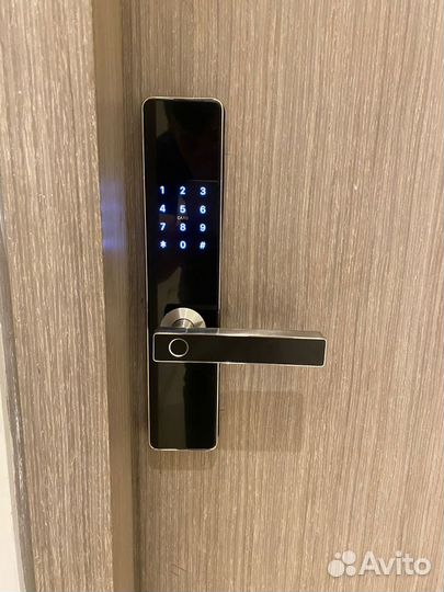 Установка умного замка/Замки для аренды гостиниц