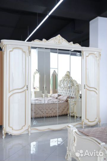 Спальный гарнитур