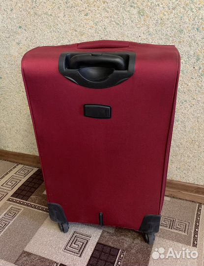 Чемодан на колесах redmond