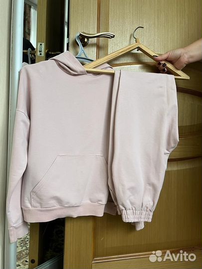 Спортивный костюм женский