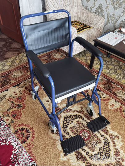 Инвалидное кресло с туалетом