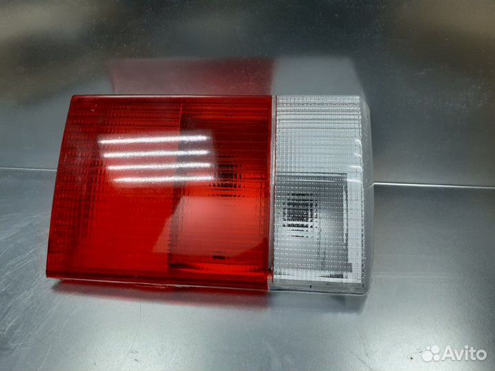 Фонарь задний внутренний левый Audi 100 C4