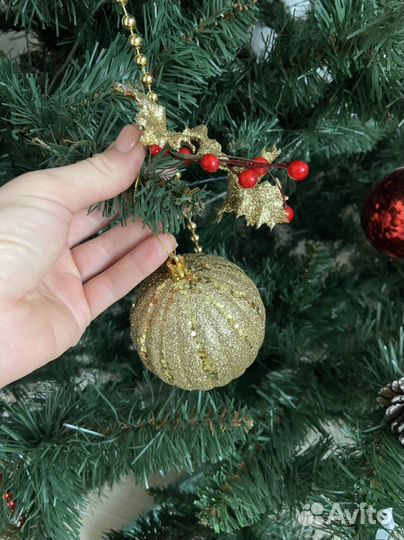 Елка искусственная с игрушками