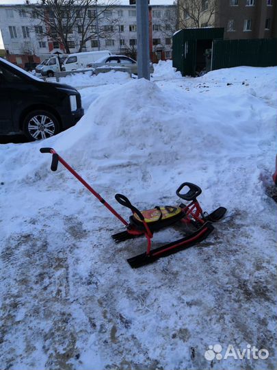 Детский снегокат с ручкой