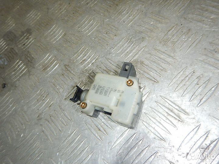 Активатор замка багажника, Volkswagen (Фольксваген