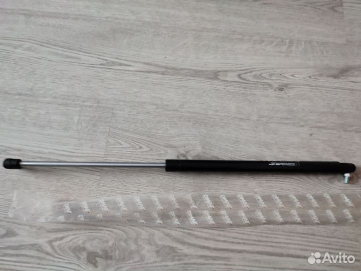 Амортизатор багажника газовый