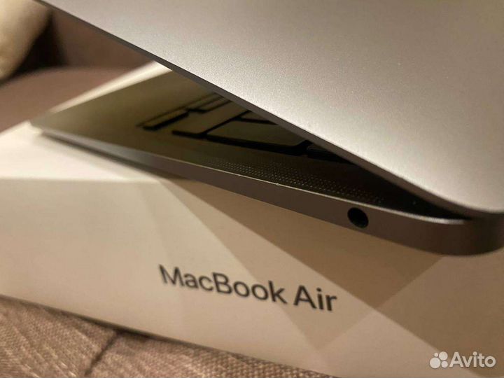 Macbook air 13 2020 i3