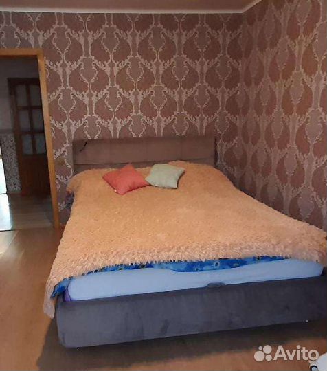 Кровать двухспальная с матрасом бу 160 200