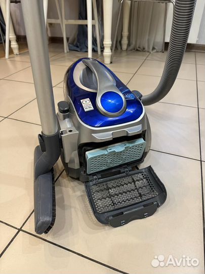 Пылесос LG с контейнером для пыли