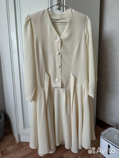 Платье ретро винтажное M-L бежевое