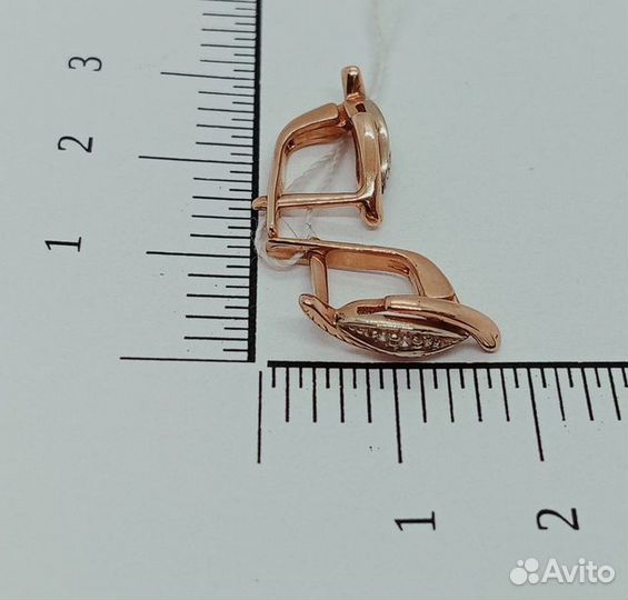 Серьги с синтетическим камнем Золото