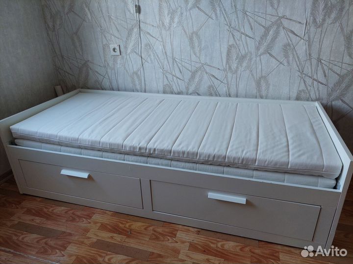 Кровать IKEA бримнэс