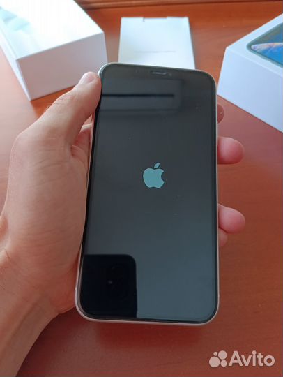 iPhone Xr, 64 ГБ