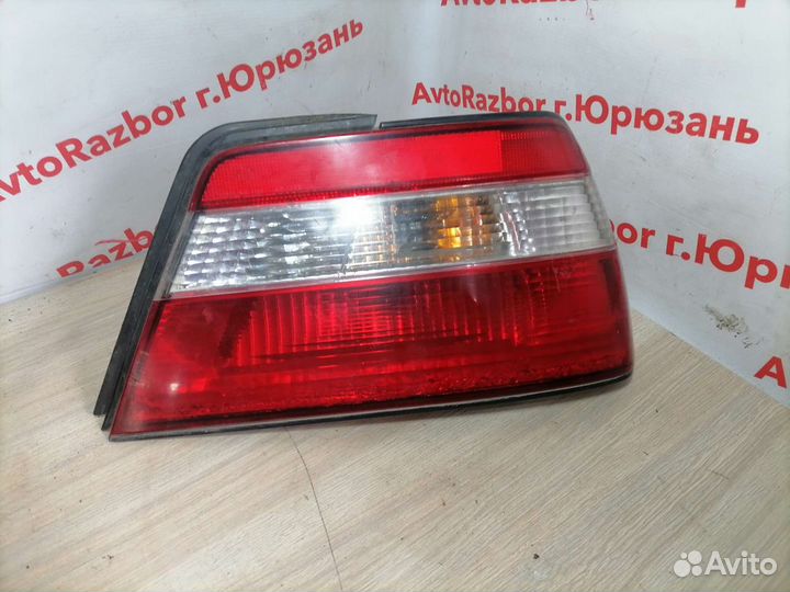 Фонарь задний правый Nissan Bluebird U14