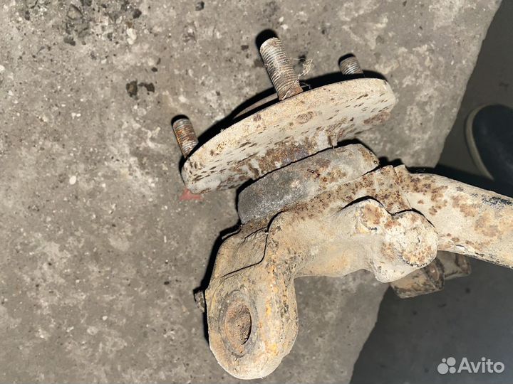 Поворотный кулак Nissan almera n16