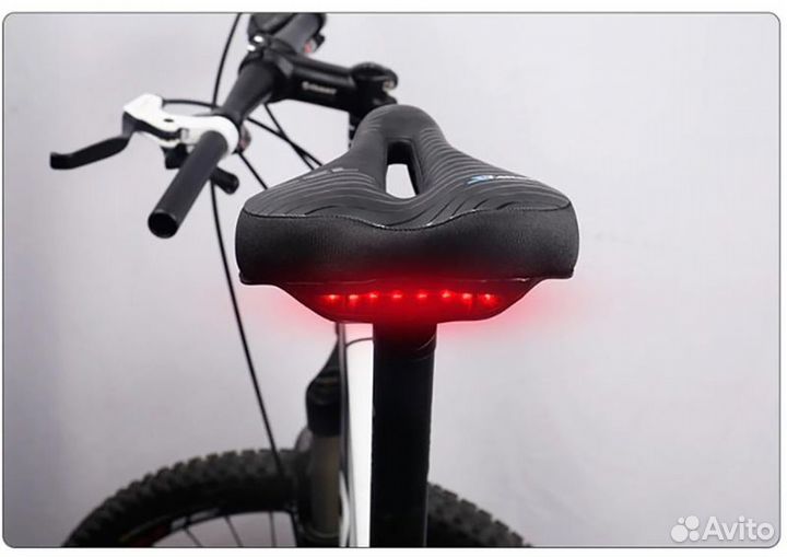 Велосипедное седло гелевое с мигалкой, новое