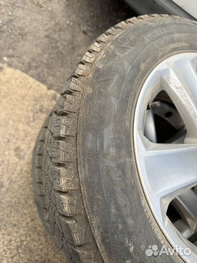 Bridgestone Blizzak DM-V2 225/65 R17