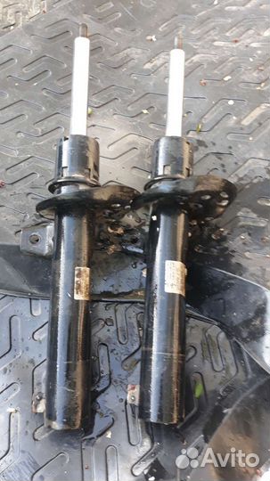 Передние стойки VW