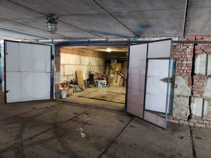 Гараж, > 30 м²
