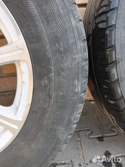 Michelin Agilis 215/65 R16