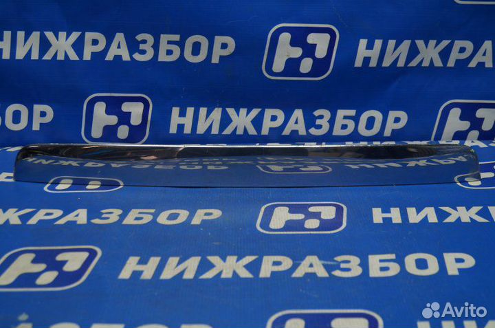 Накладка двери багажника Nissan Pathfinder R52