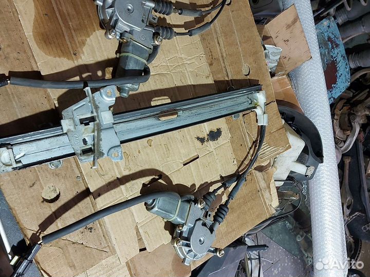 Стеклоподъемник электр. передний P, Kia Rio 1