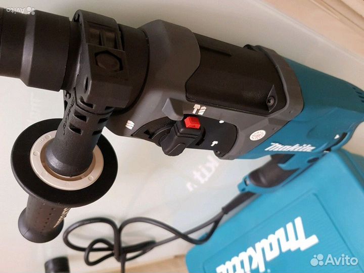 Перфоратор Makita HR 2470 новый + буры