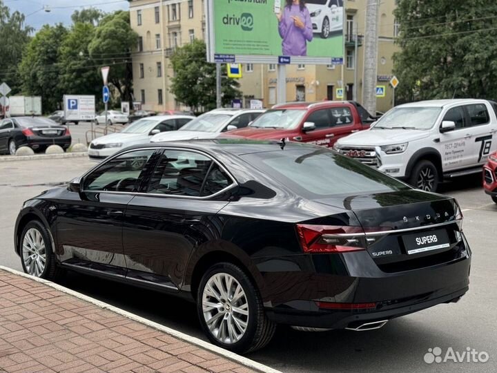 Skoda Superb 2.0 AMT, 2022, 10 км