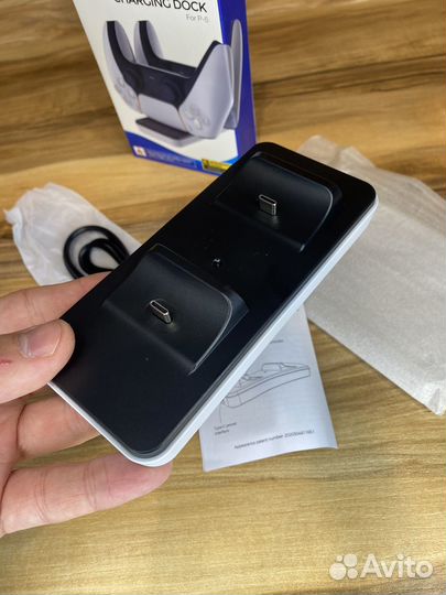 Зарядная станция для геймпадов ps5