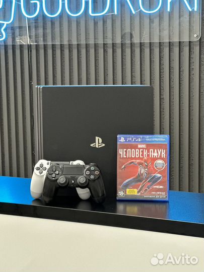 Sony PS4 Pro 1Tb + 1 диск