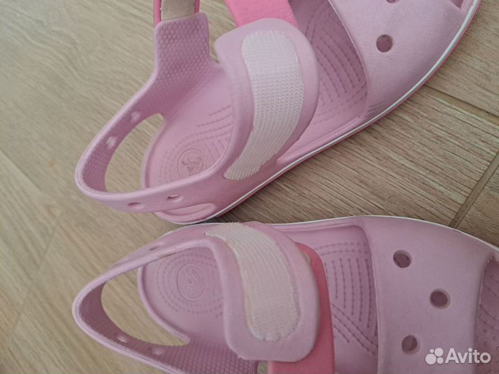 Сандалии crocs j2