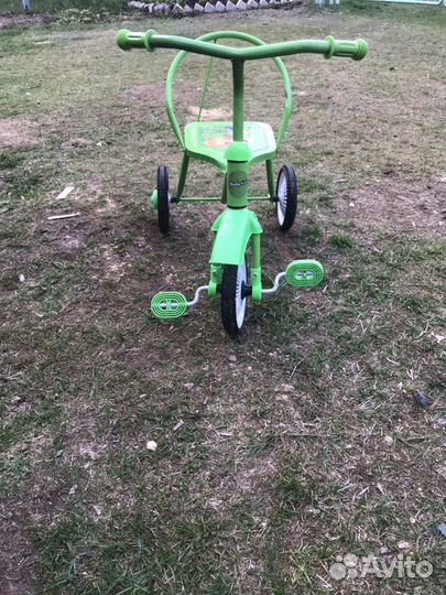 Детский велосипед трехколёсный