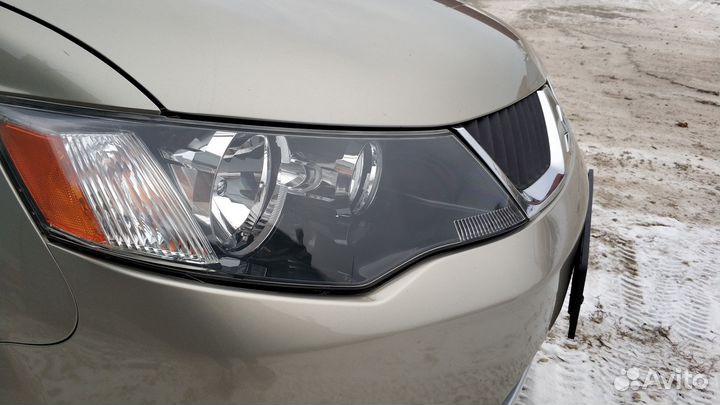 Фара передняя правая на mitsubishi outlander xl