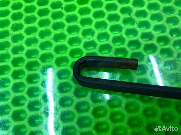 Поводок дворника передний левый LADA Kalina