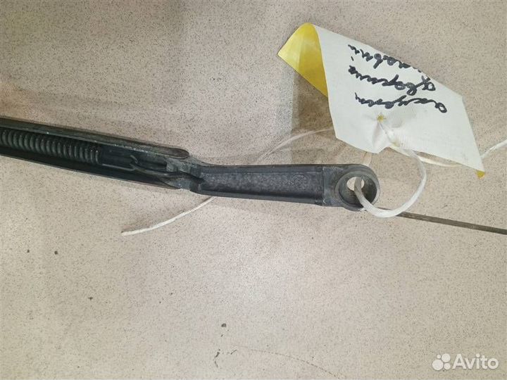 Поводок стеклоочистителя передний правый Hyundai