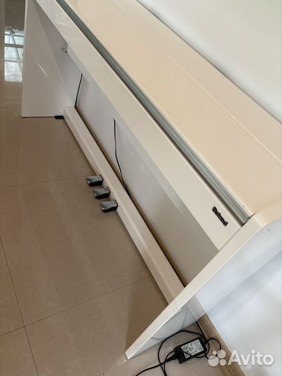 Цифровое пианино roland белое F110