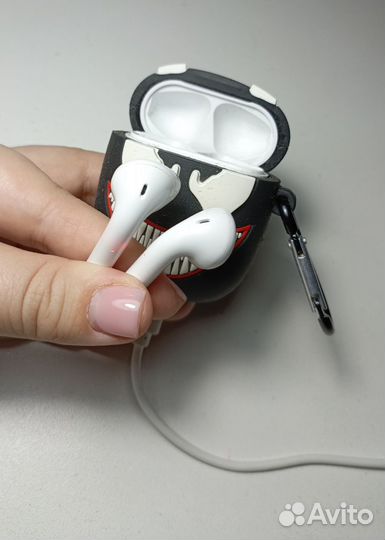 Чехол на наушники i12 и беспроводные наушники