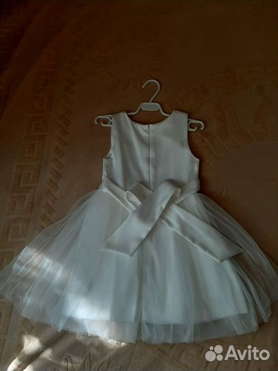 Нарядное платье для девочки 110 см