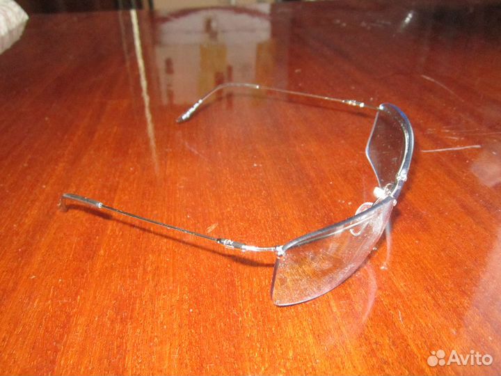 Очки солнцезащитные