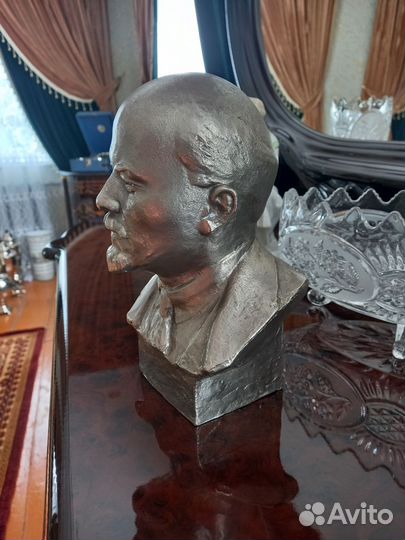 Бюст ленина