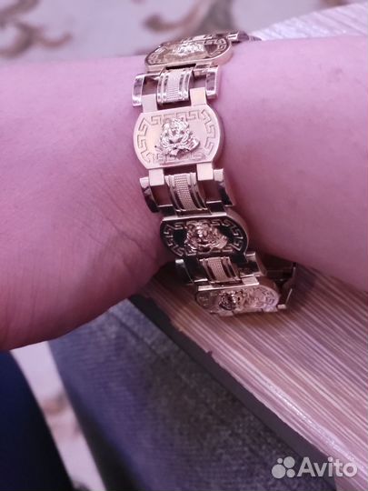 Мужской золотой браслет versace