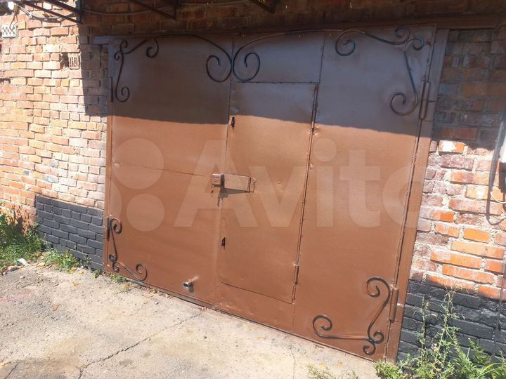 Гараж, > 30 м²