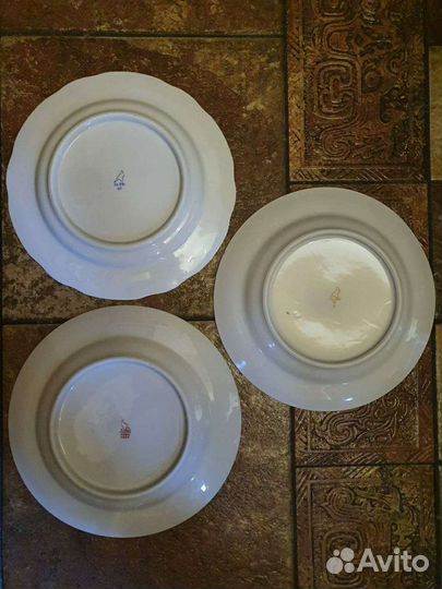 Тарелки, молочник, сахарница Дулëво