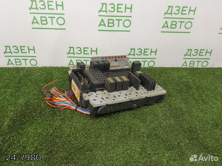 Блок предохранителей салонный Volvo S60, V70, S80